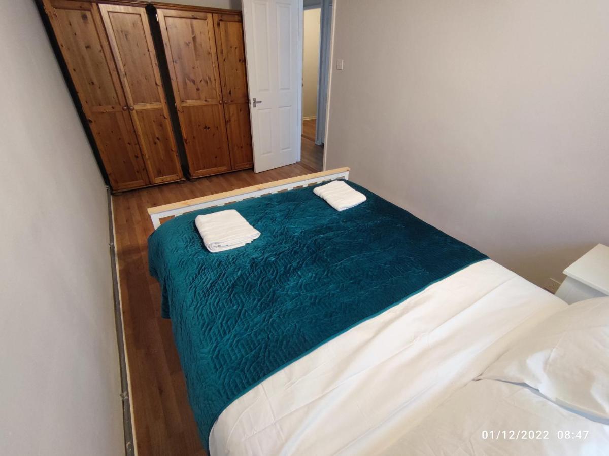 And Quiet Flat In London! Close To Station Apartment *