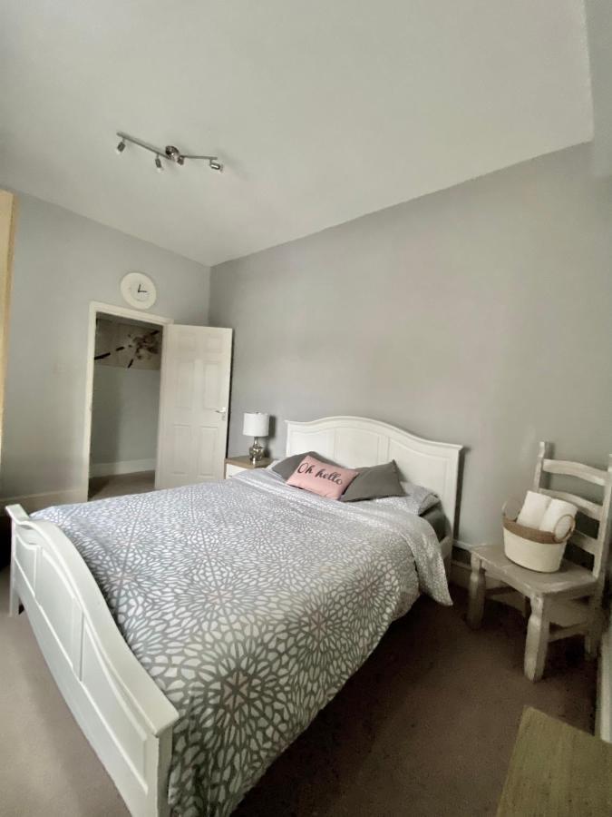 Oval Apartment London