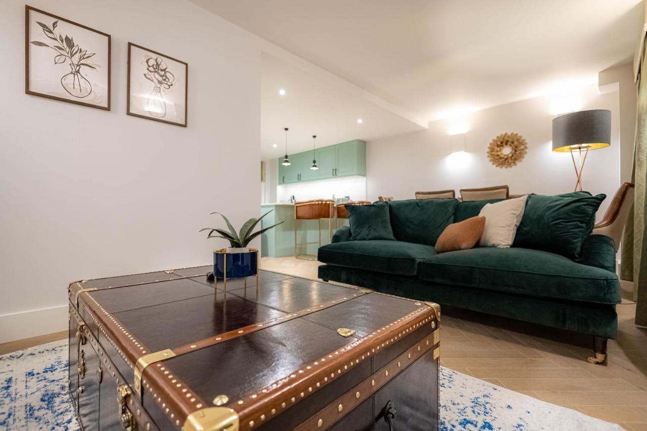 Three Bedroom Near Brick Lane By Belvilla Apartment