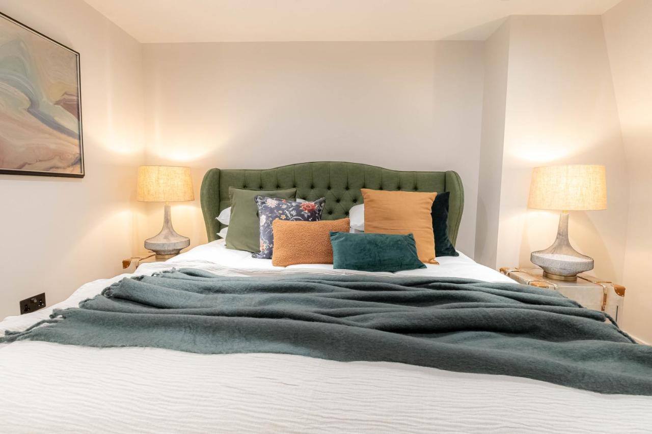 Three Bedroom Near Brick Lane By Belvilla Apartment London