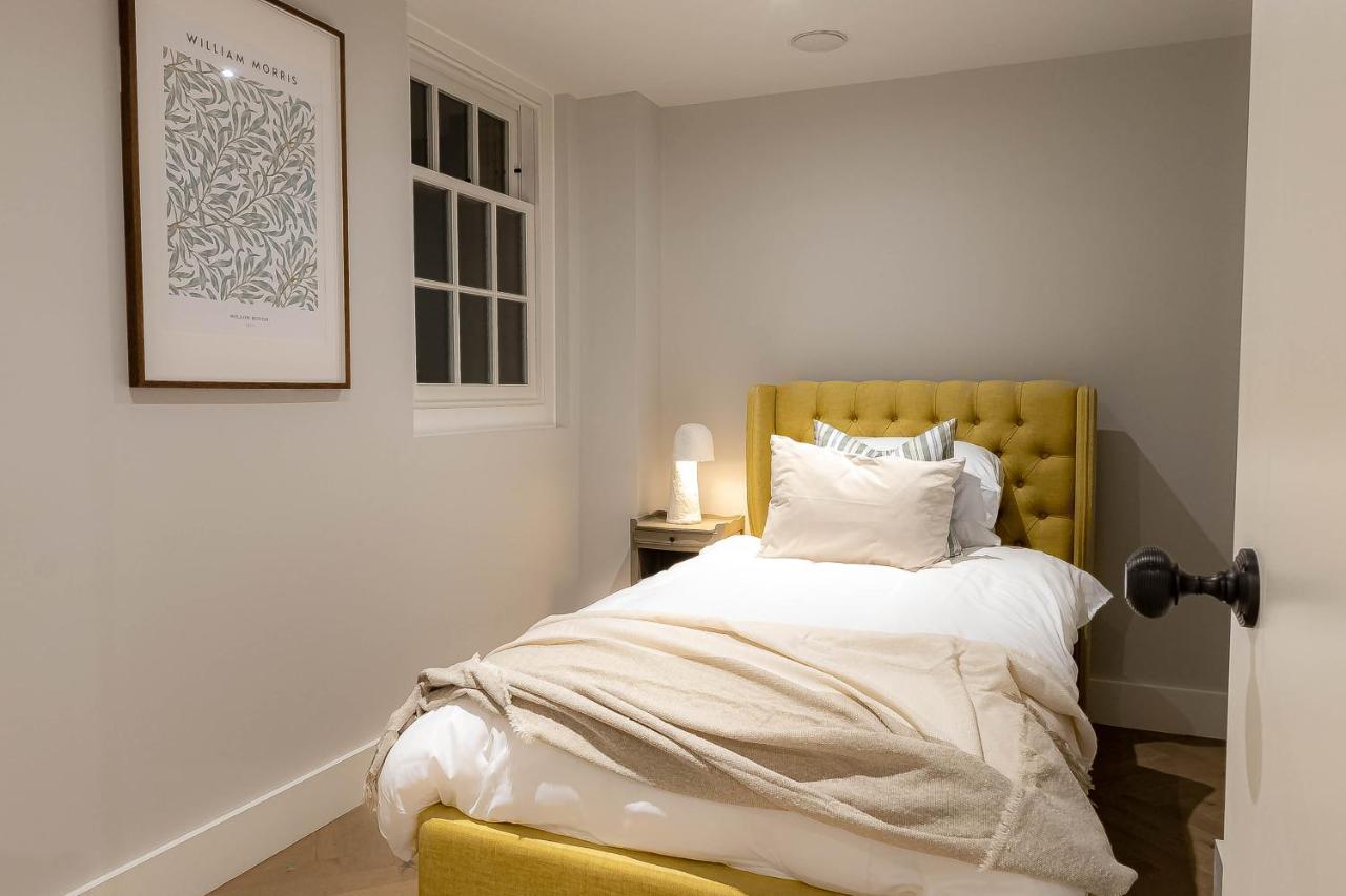 Apartment Three Bedroom Near Brick Lane By Belvilla London