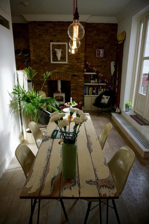Beautiful Canalside 1-bedroom Flat With Terrace