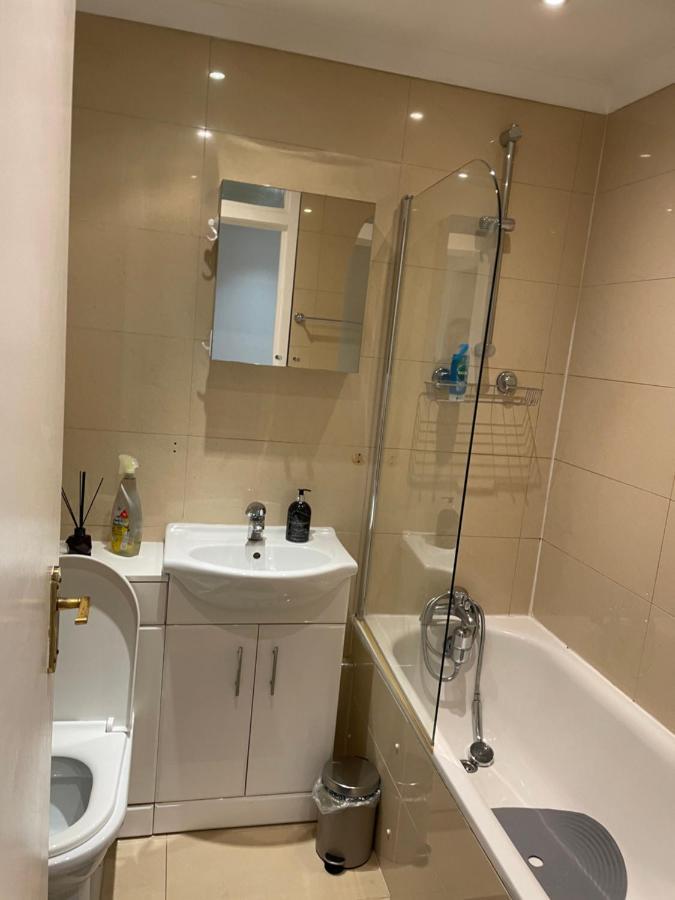 2 Bedroom Chiswick Park Tube Station * London