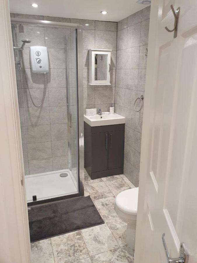 Homestay Spacious Loft Space With Private En-suite Bathroom *