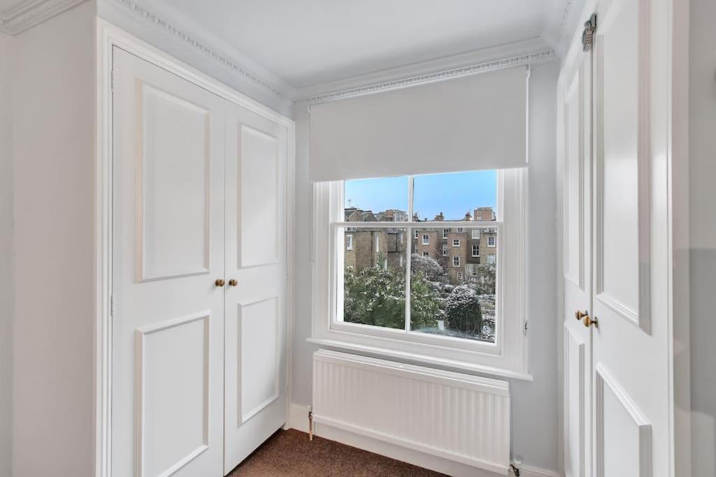 Chic One Bedroom Chelsea London