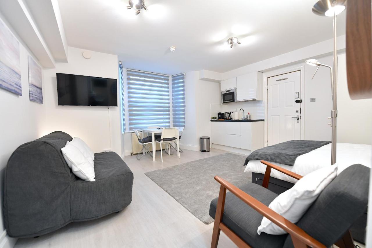 Apartment Very Close To Line Underground Shepherds Bush And Westfield Newly Refurbished