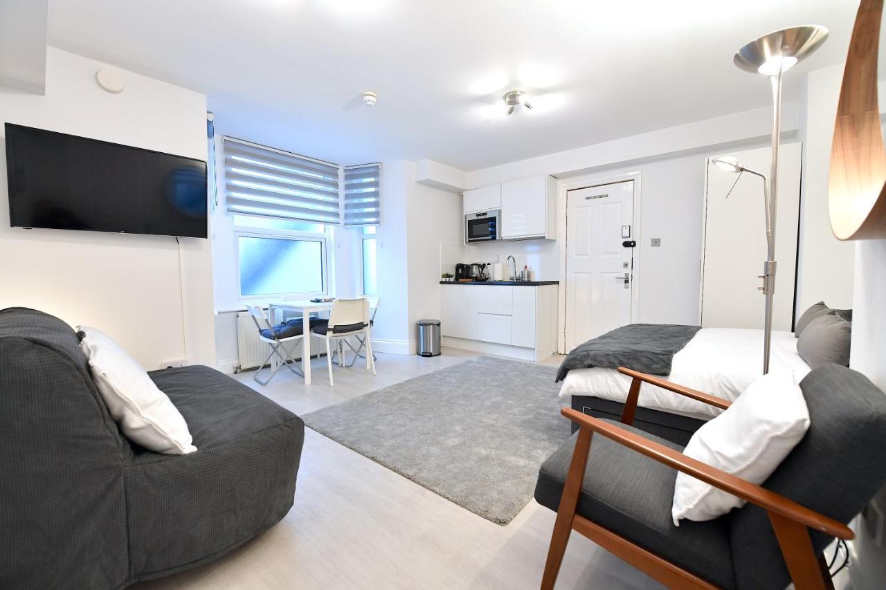 Very Close To Line Underground Shepherds Bush And Westfield Newly Refurbished * London
