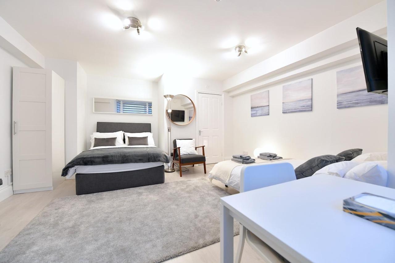Apartment Very Close To Line Underground Shepherds Bush And Westfield Newly Refurbished