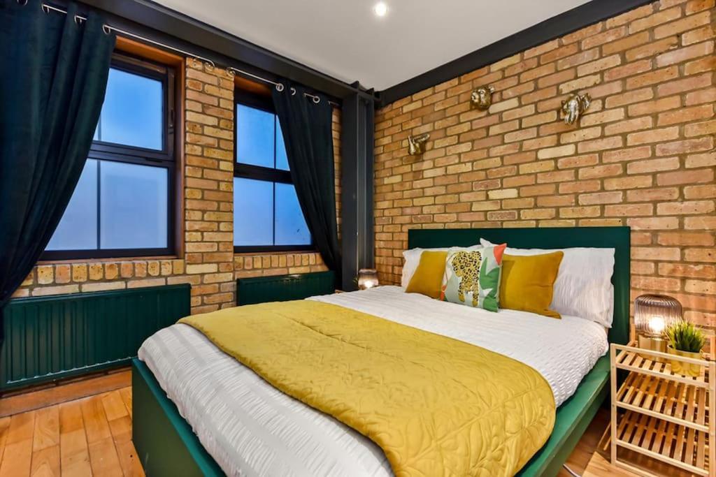Apartment Spacious 2 Bed Urban Jungle Flat,