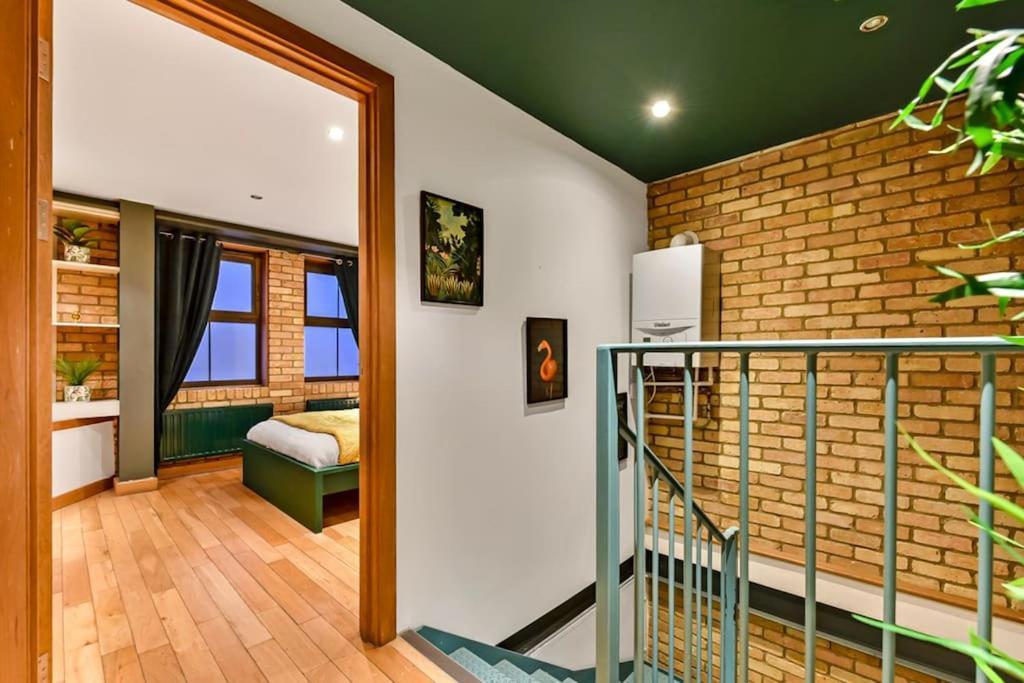 Apartment Spacious 2 Bed Urban Jungle Flat,