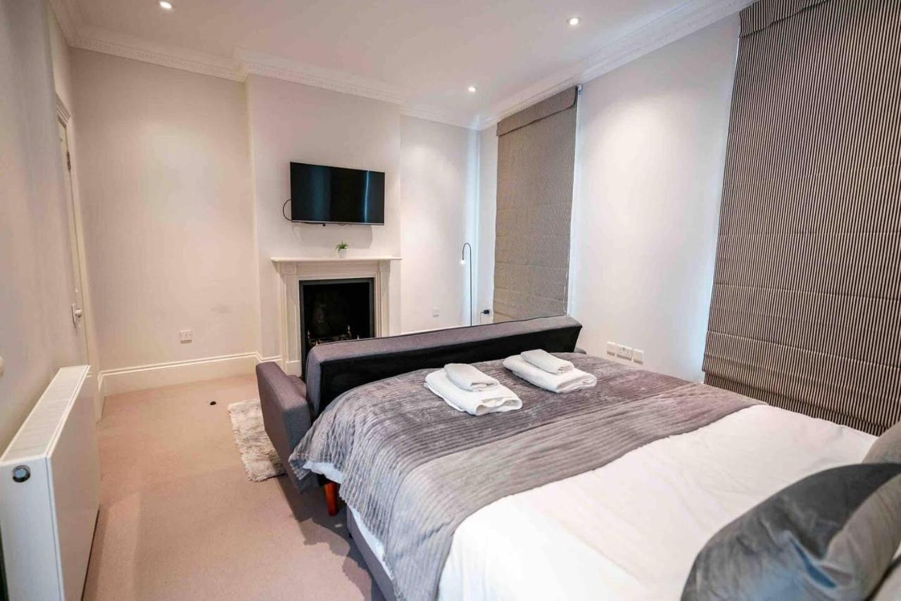 Spacious & Modern 3brs House In Holiday home London