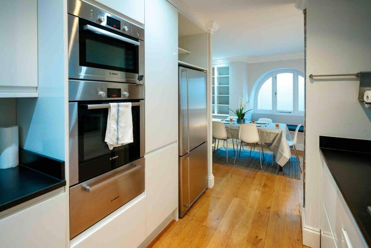 Spacious & Modern 3brs House In London