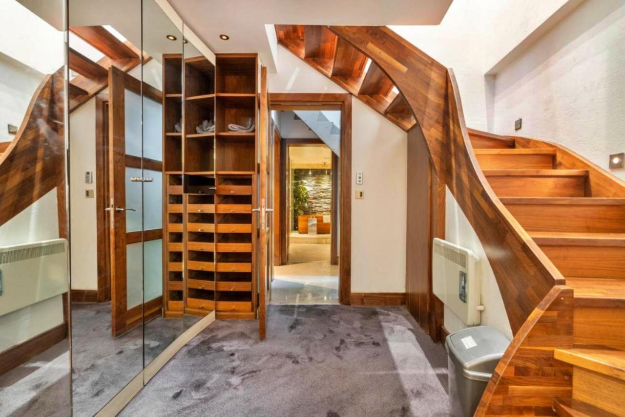 Finest Retreats - Ennismore Garden Mews Apartment London