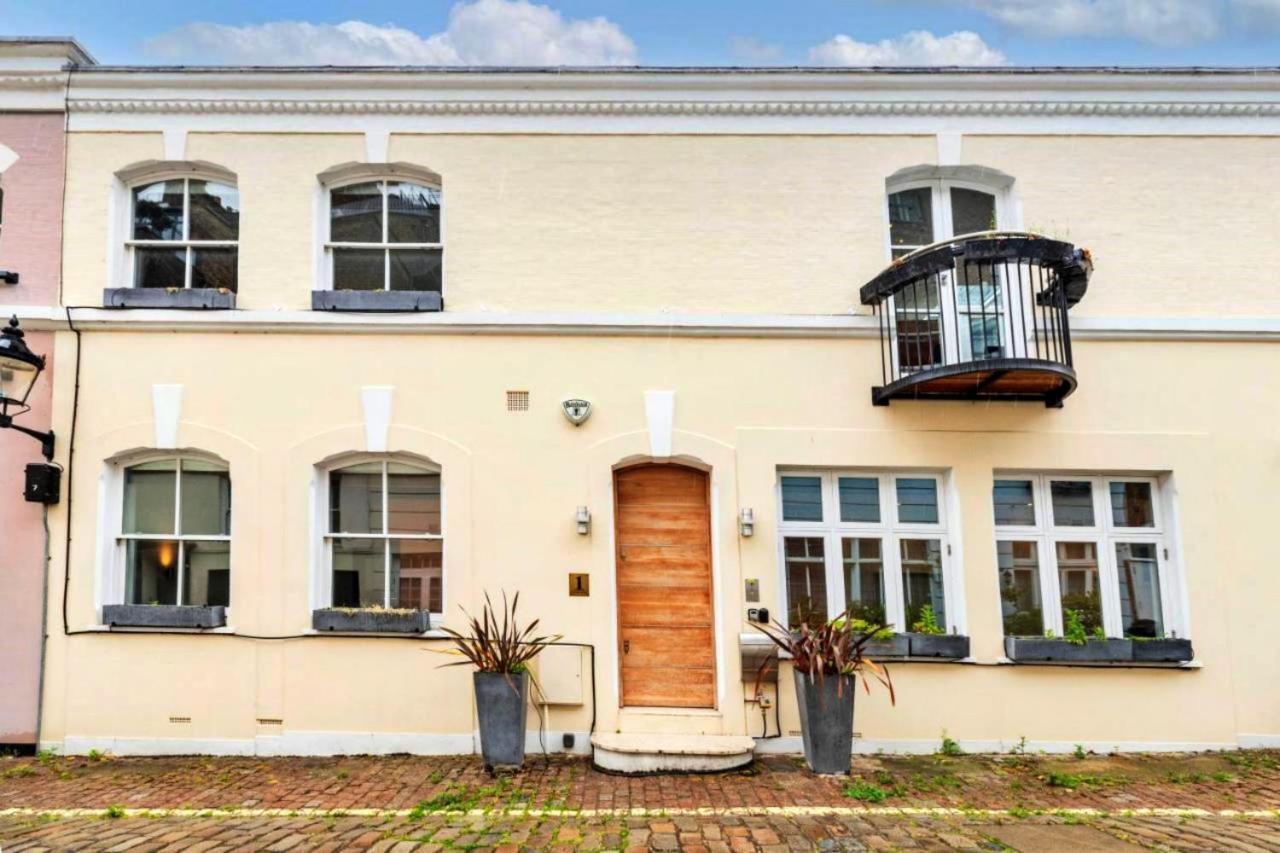 Finest Retreats - Ennismore Garden Mews Apartment *