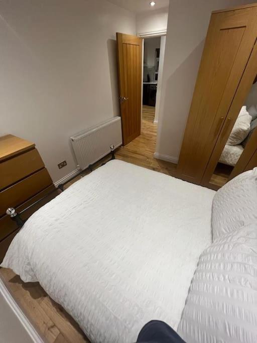 2 Bedroom In Hampdenrd Londres