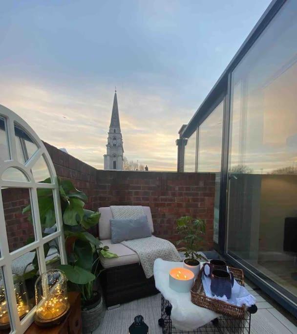 Apartment Spitalfields Market Penthouse Flat With Balcony