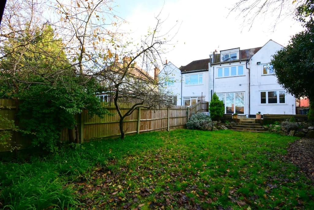 Luxury Garden Flat Apartment London