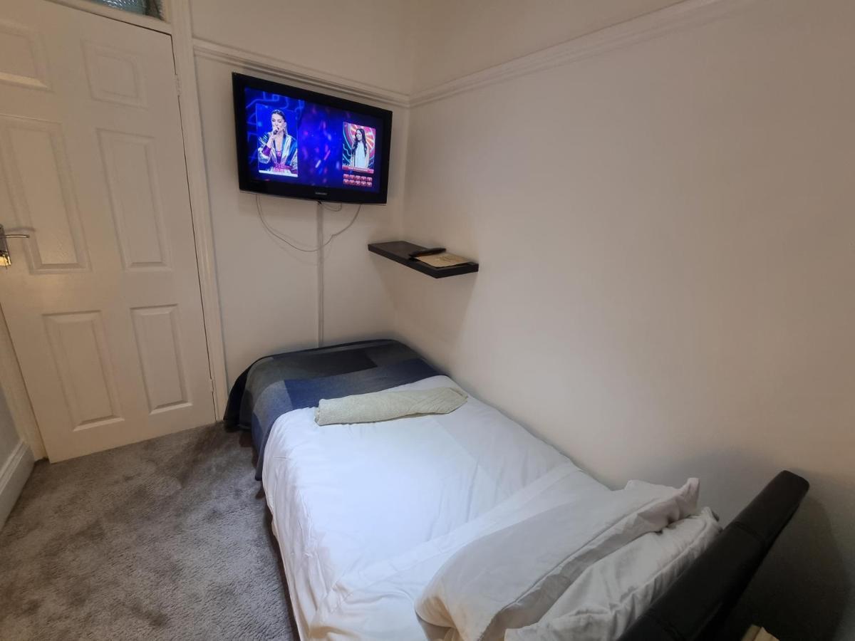 Sheri's Away Homestay London