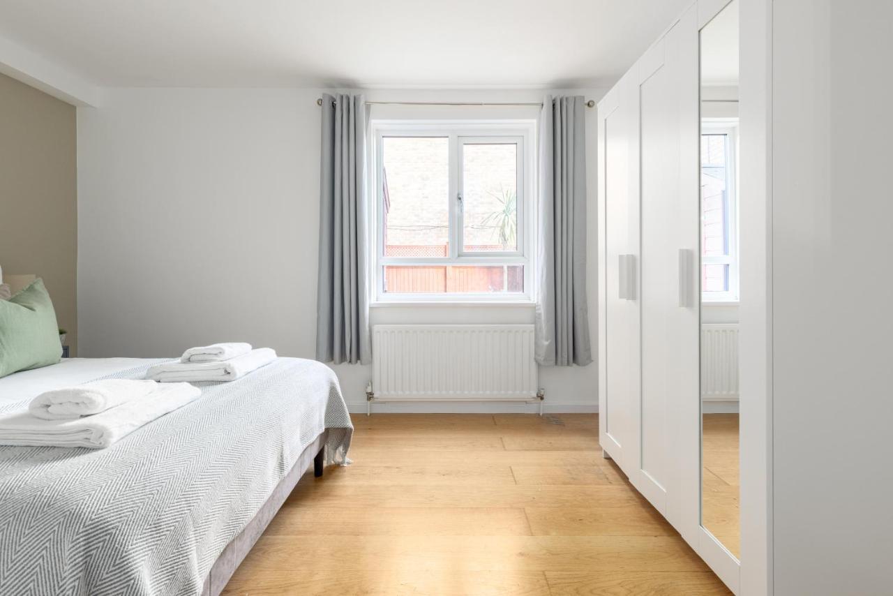The Camberwell Apartment *