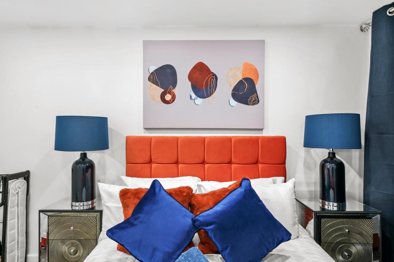 Stunning Westminster New Flats Apartment