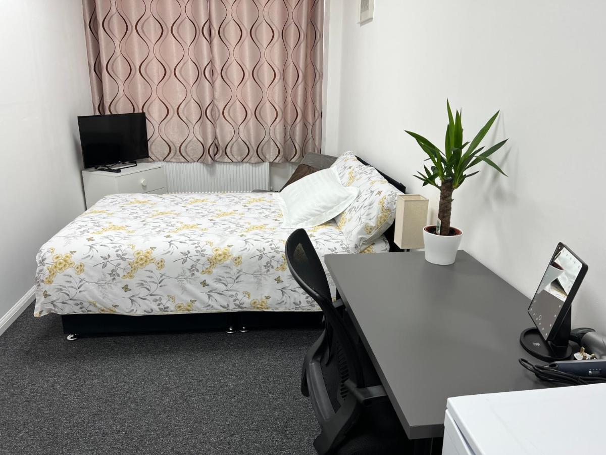 Mj Service - With Skyline View Close To Tube Station - Apartment *