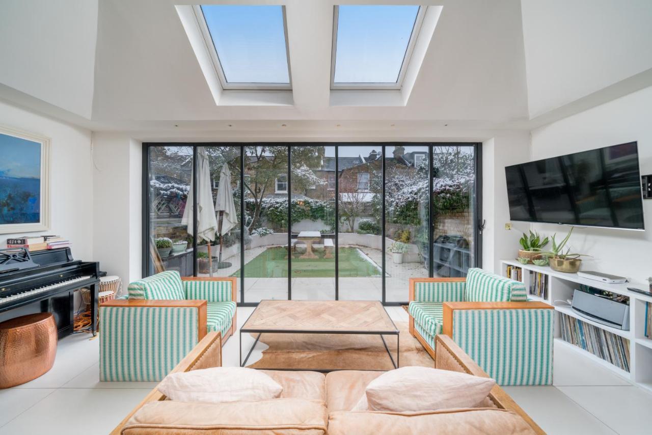 Joivy Splendid 4 Bed, 4 Bath House With Garden, Shepherds Bush Holiday home