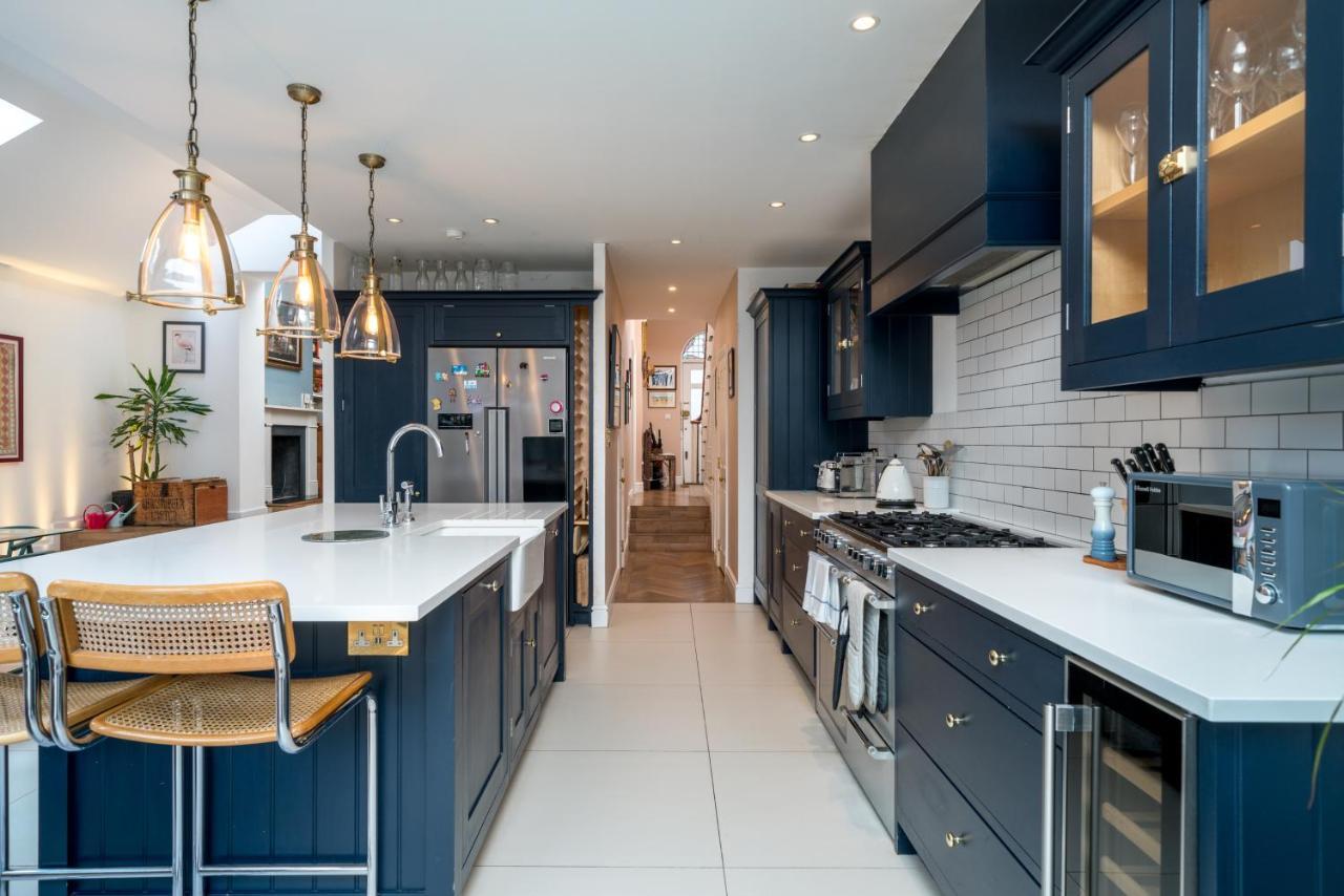 Joivy Splendid 4 Bed, 4 Bath House With Garden, Shepherds Bush Holiday home