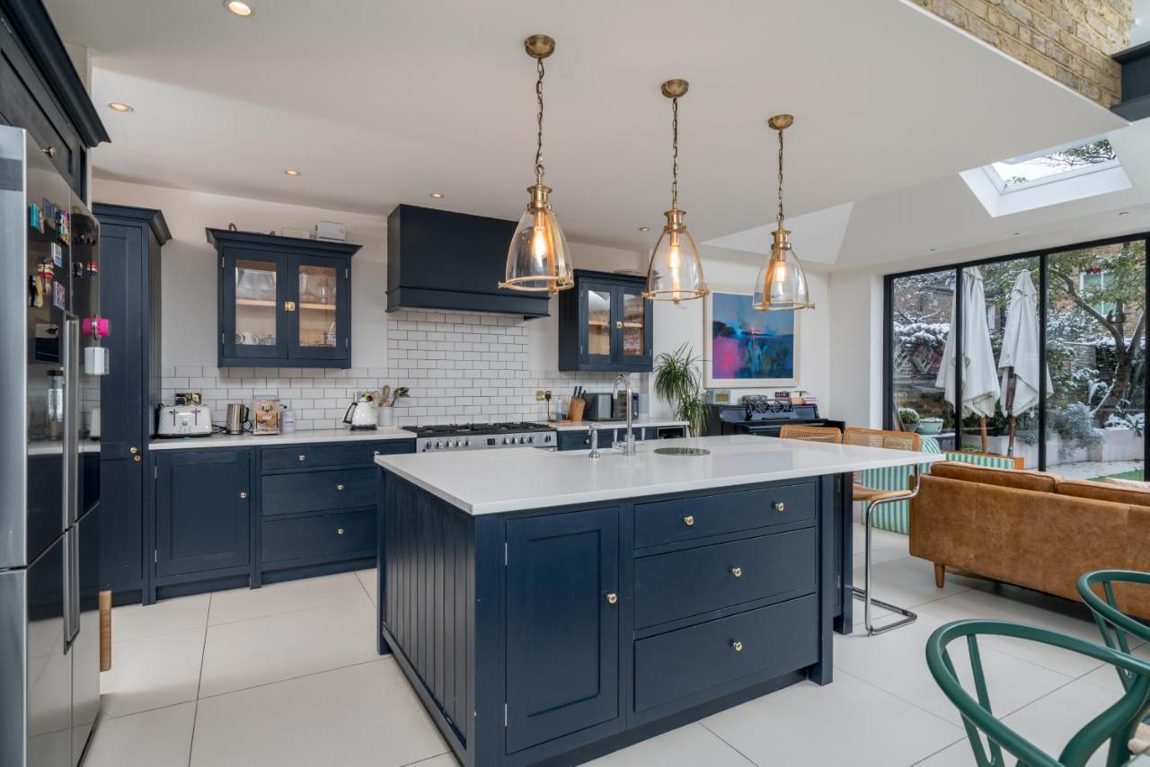 Holiday home Joivy Splendid 4 Bed, 4 Bath House With Garden, Shepherds Bush London