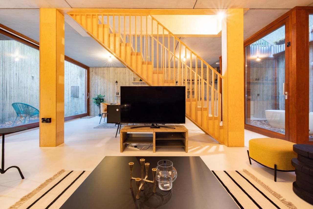 The Victoria Park Sanctuary - Stunning 2bdr Flat * London