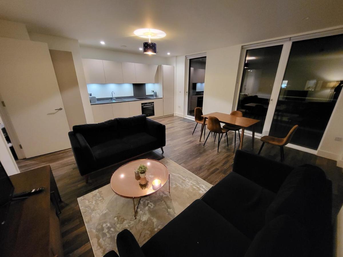 Apartment 71 Bondway, Parry St, Sw81sf *