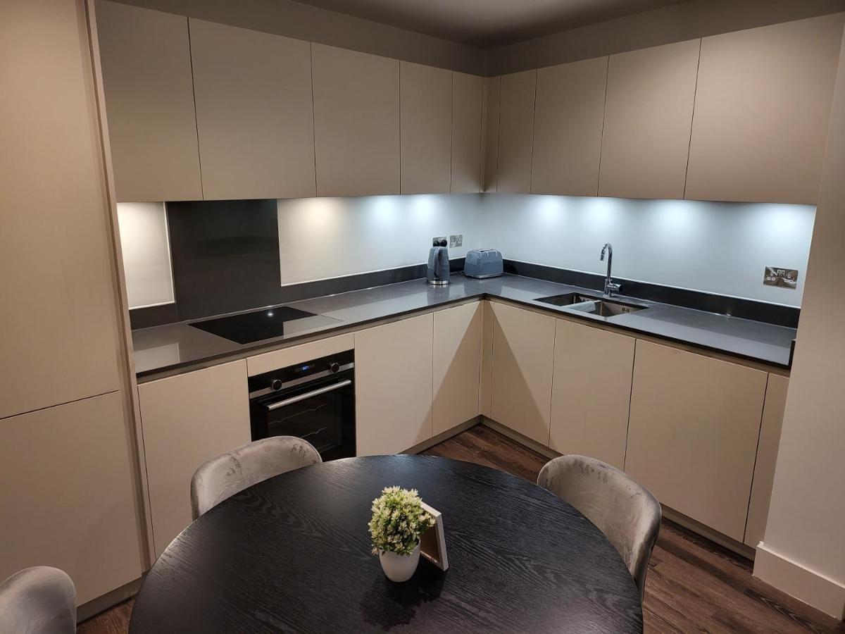 71 Bondway, Parry St, Sw81sf London