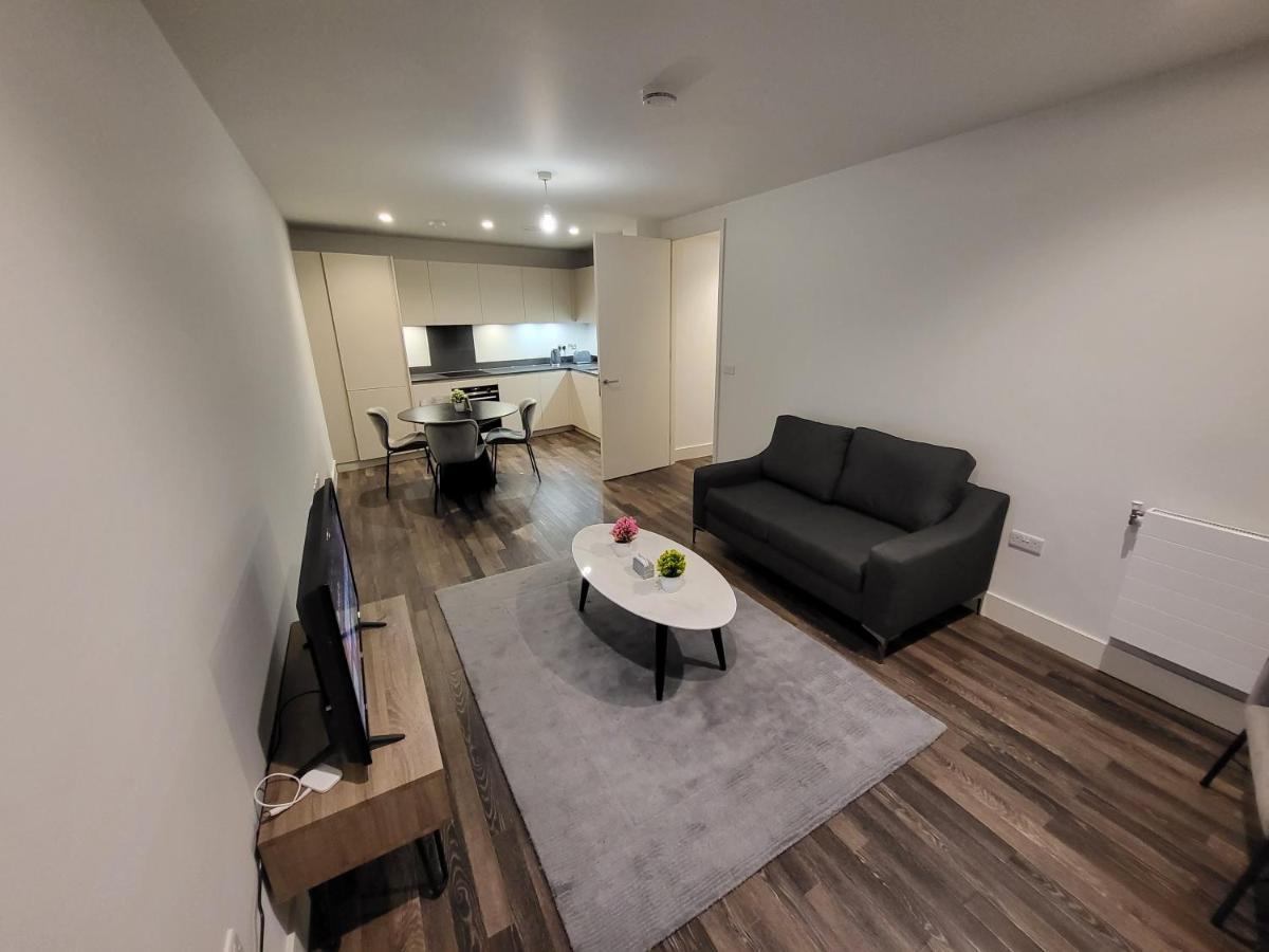 71 Bondway, Parry St, Sw81sf London