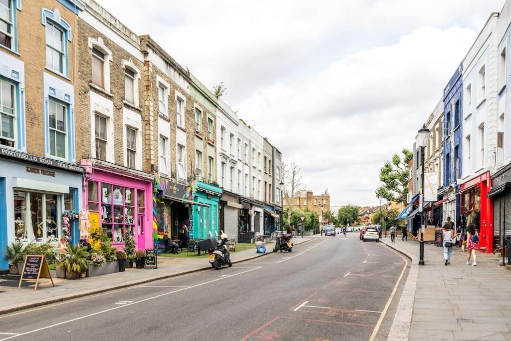 Apartamento 2-bed 2-bath Flat Around The Corner From Portobello Market *