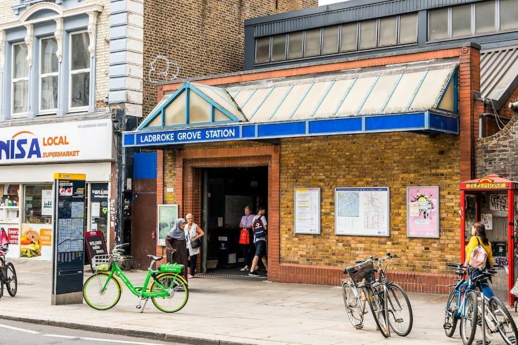 Apartment 2-bed 2-bath Flat Around The Corner From Portobello Market *