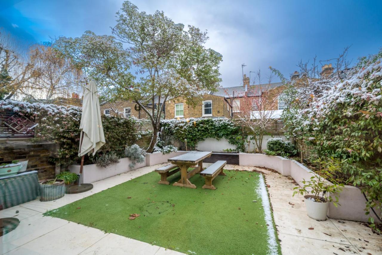 Joivy Splendid 4 Bed, 4 Bath House With Garden, Shepherds Bush Holiday home *