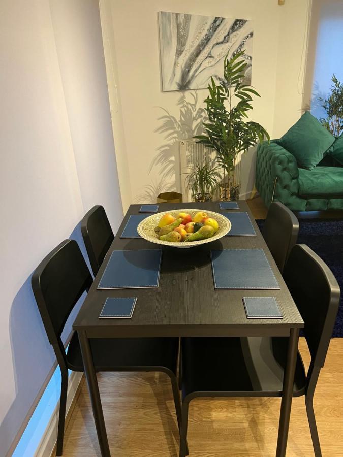 Poplar Guest house *
