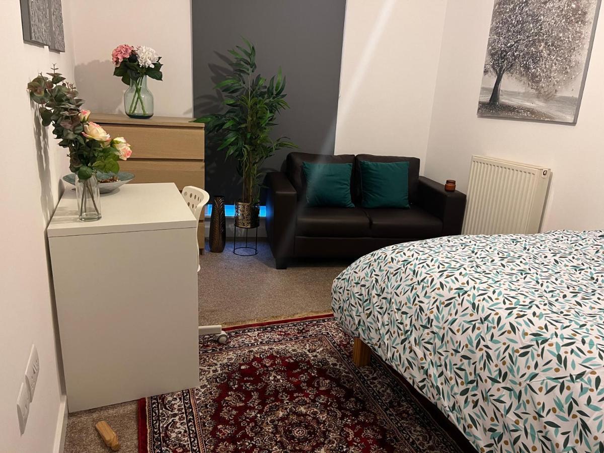 Guest house Poplar London