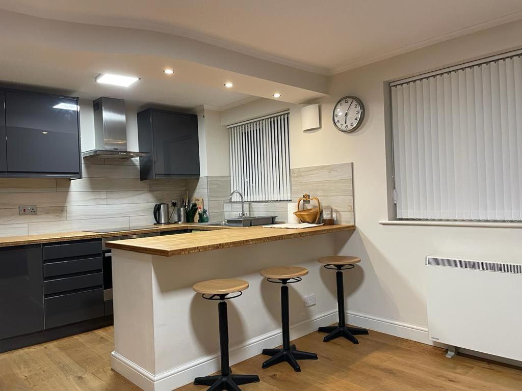 Morden Flat Close To Dlr Station With Free Parking Londres