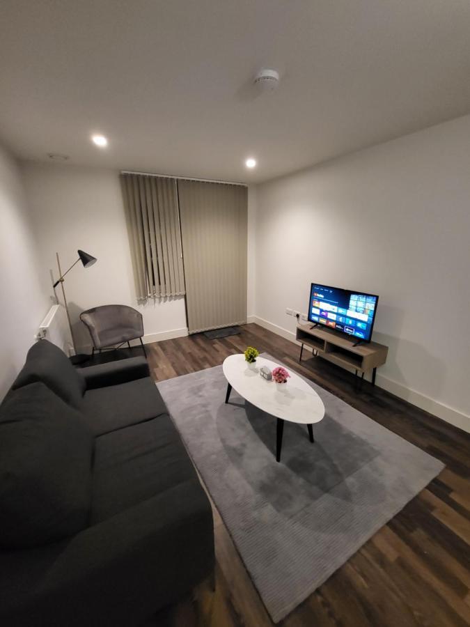 71 Bondway, Parry St, Sw81sf *