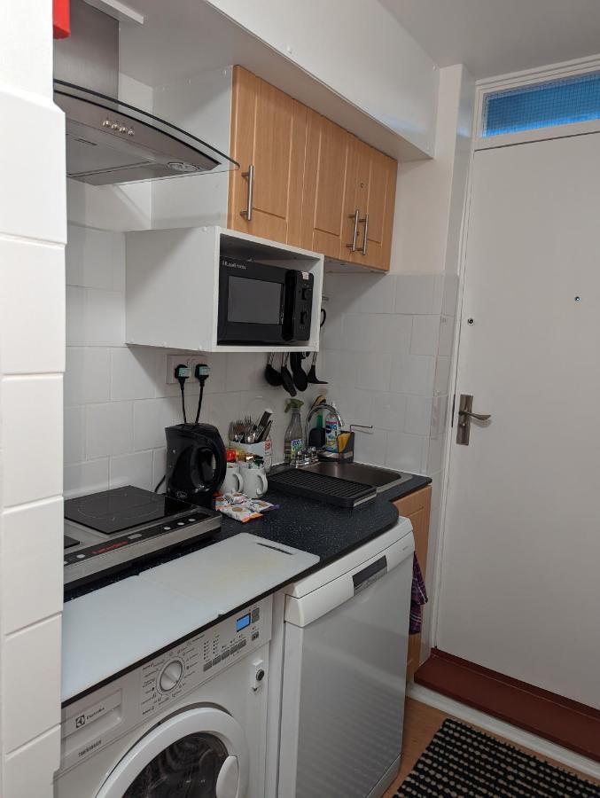 Apartment Beautiful Independent In Uk London