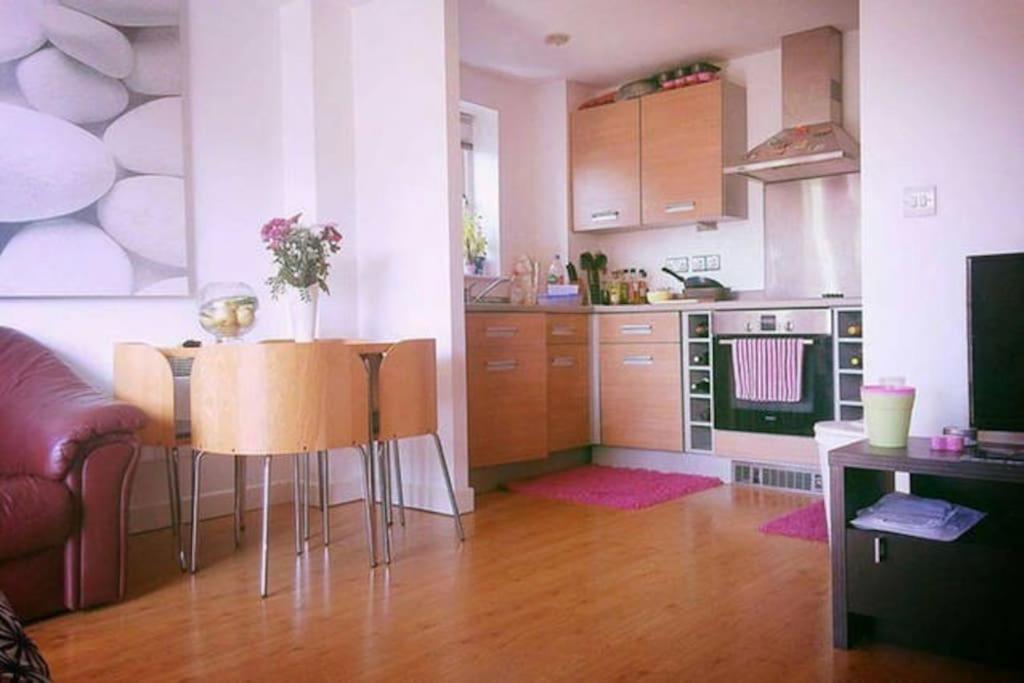 Apartment 1 Bedroom Stylish In Zone 2 Close To Center - Whole London