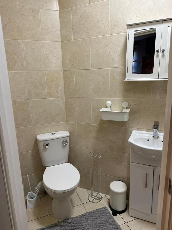 Apartment Somerton Studio London