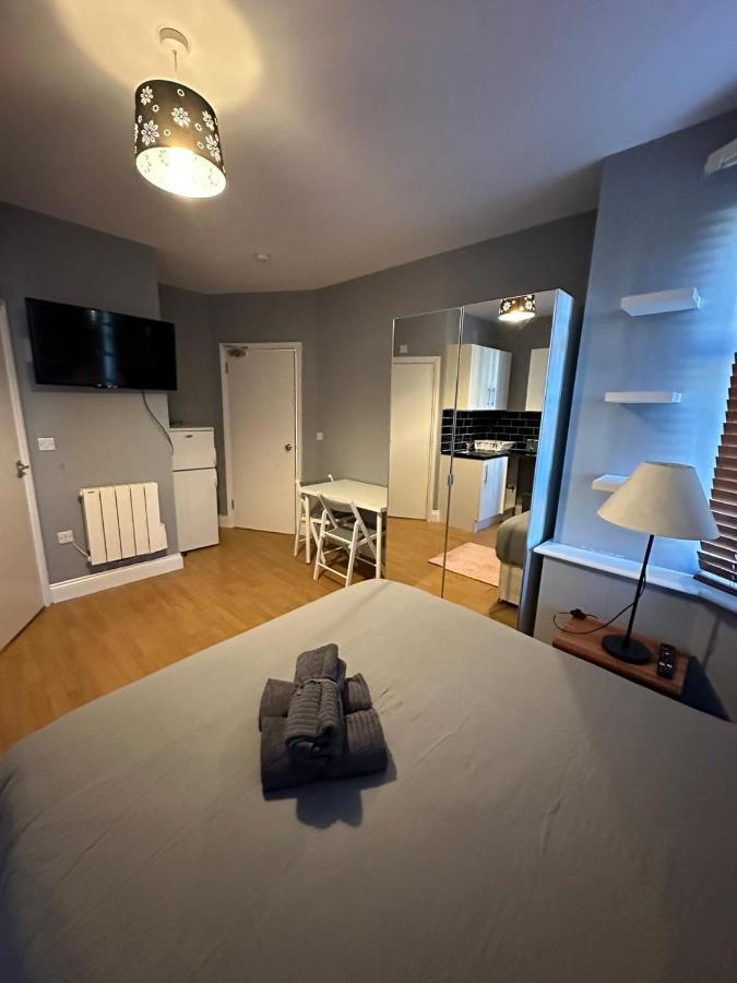 Somerton Studio Apartment London