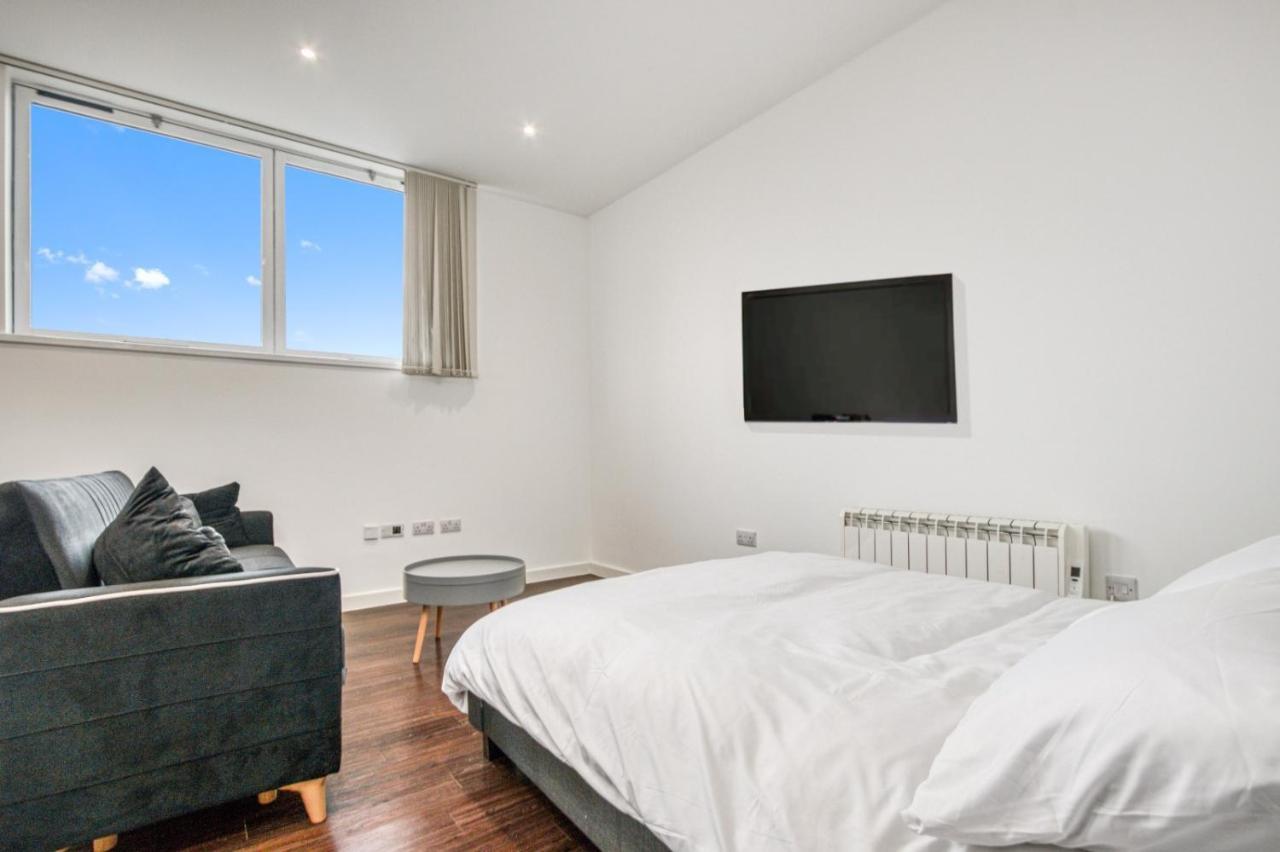 Stylish Studio By Heathrow Airport Apartment London