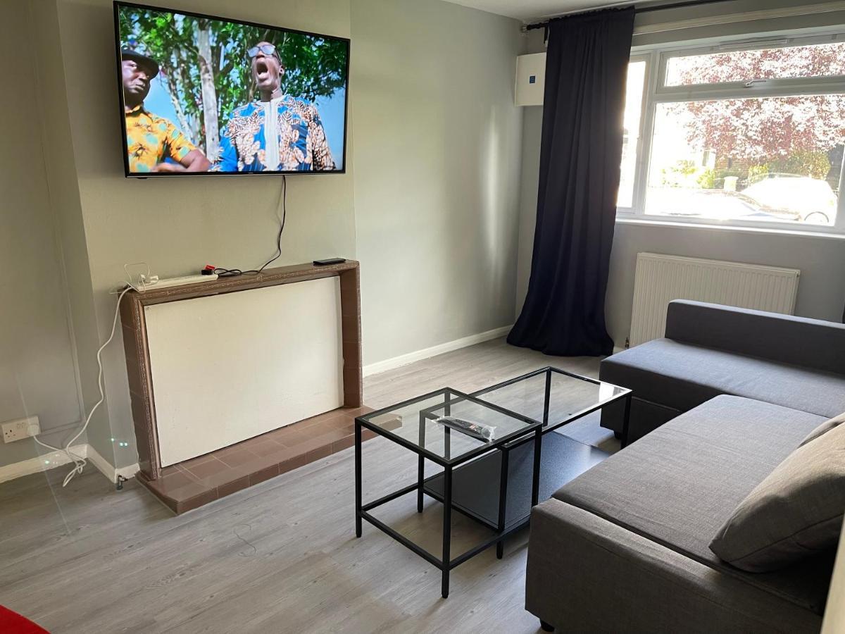 Apartment Entire Lovely 2 Bedroom With Private Garden & Free Street Parking London