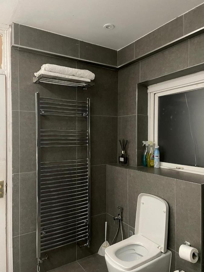 Hospedagem domiciliar Balham, South Spacious 1, 6 Available