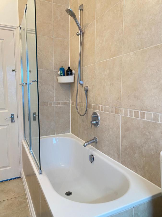 Charming & Bright 2-bed Apt Close To Station * Londres