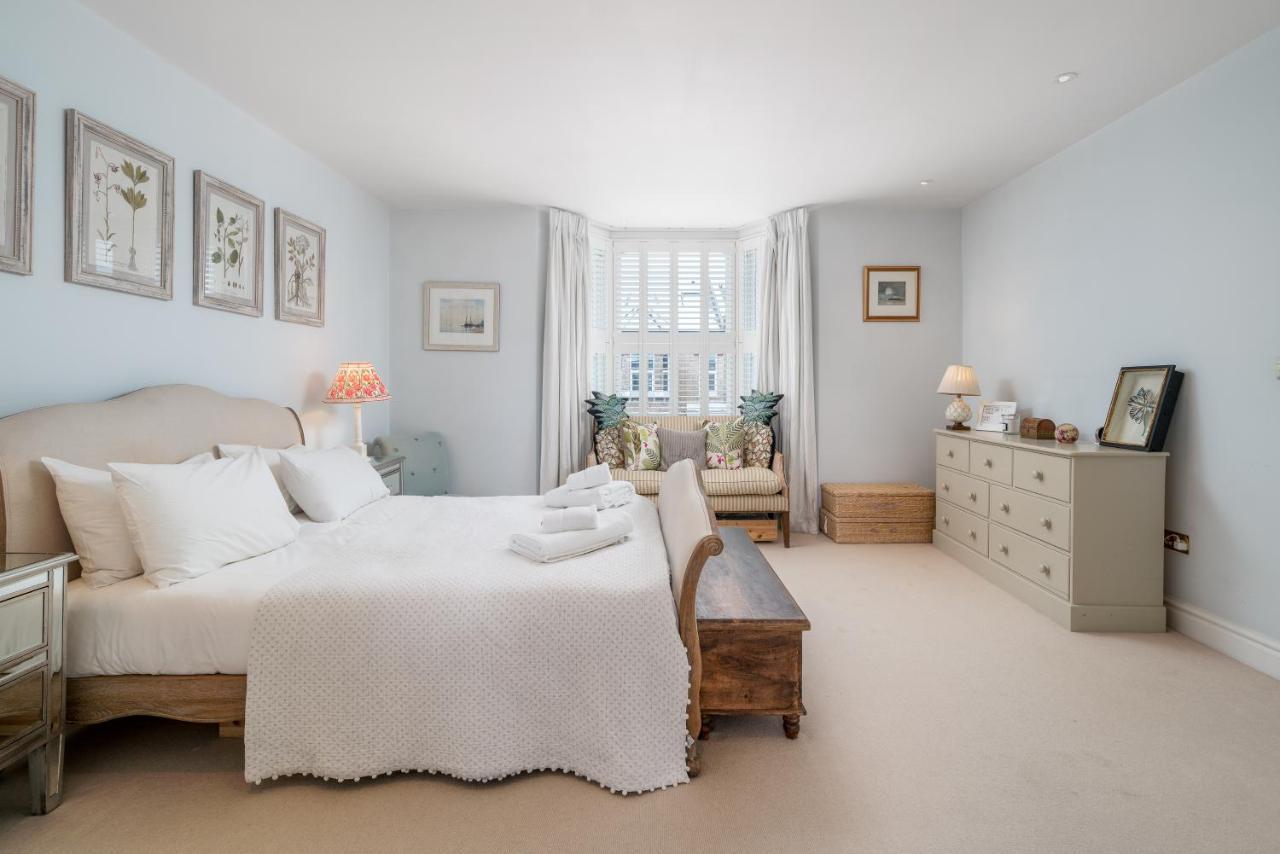 Joivy Splendid 4 Bed, 4 Bath House With Garden, Shepherds Bush Holiday home London