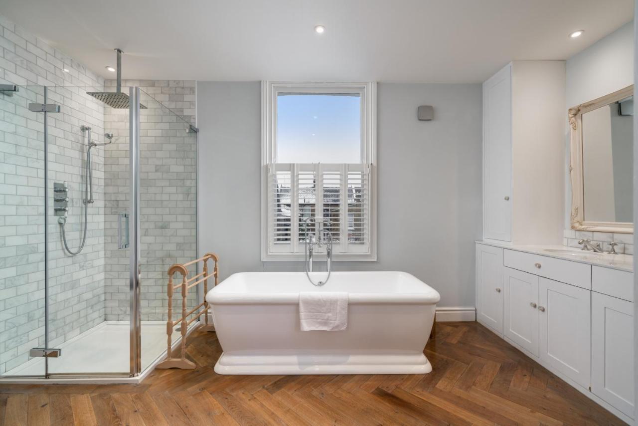 Holiday home Joivy Splendid 4 Bed, 4 Bath House With Garden, Shepherds Bush London