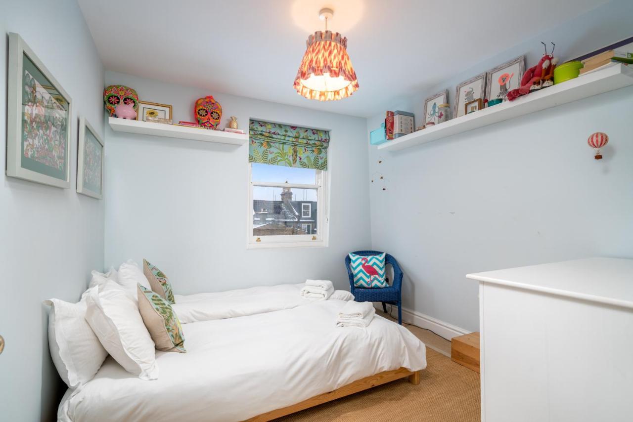 Holiday home Joivy Splendid 4 Bed, 4 Bath House With Garden, Shepherds Bush